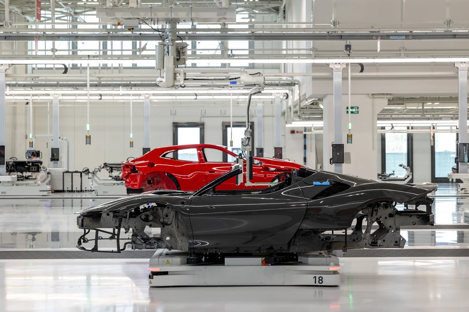 Ferrari e-building Maranello εργοστάσιο ηλεκτρικών hypercars