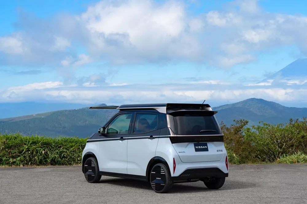 Nissan Sakura AO Solar ηλιακό πάνελ