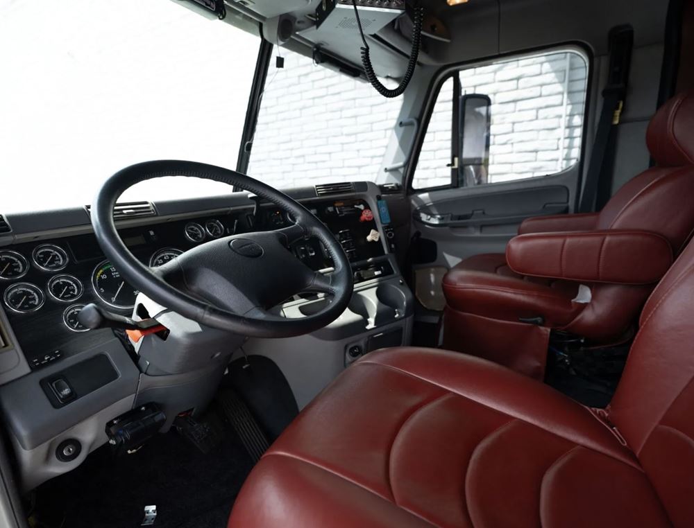 Shaquille Ο&amp;#39;Neal luxury bus