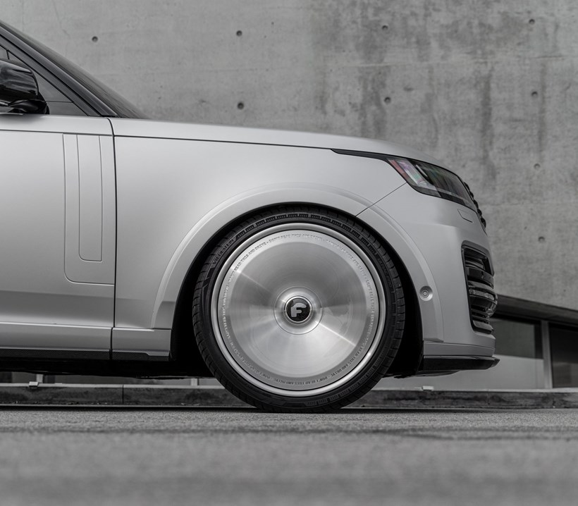 Kim Kardashian Range Rover
