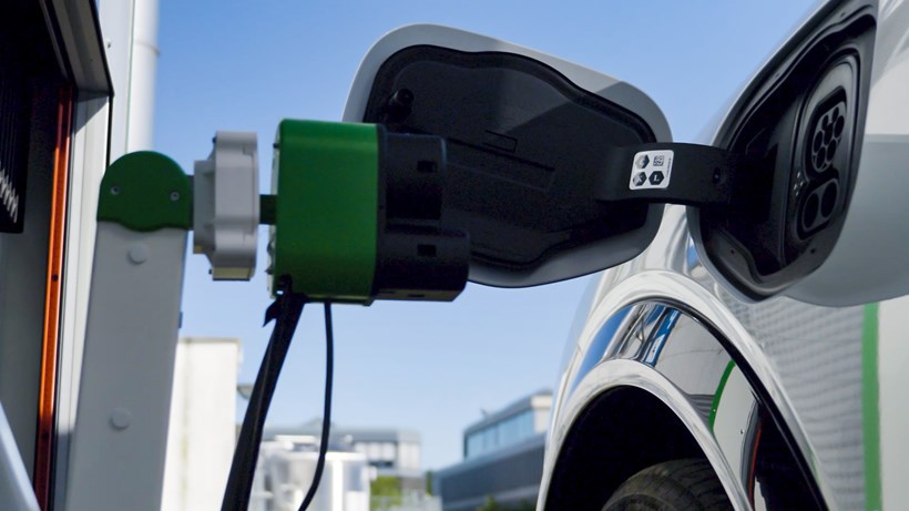 Ρομποτικός σταθμός φόρτισης ΑμεΑ από την Ford