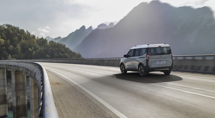 Ford E-Tourneo Courier 2023