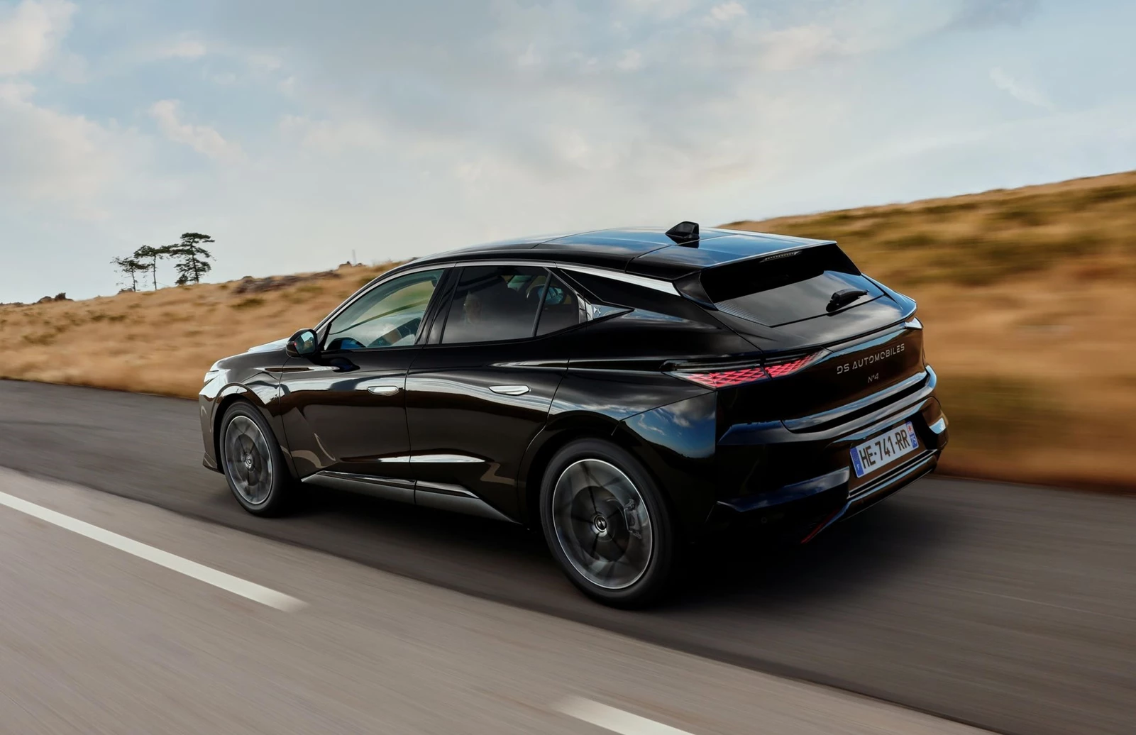 DS N°4 premium hatchback