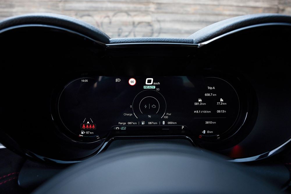 Alfa Romeo PHEV Q4