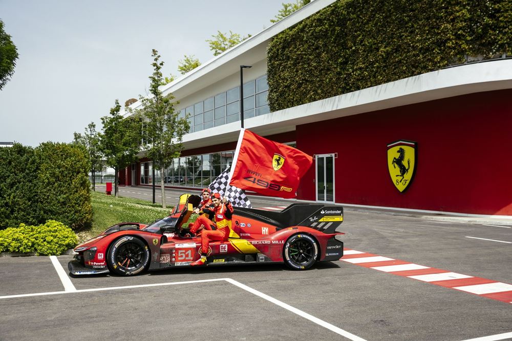 Ferrari 499P Le Mans πανηγυρισμοί Maranello