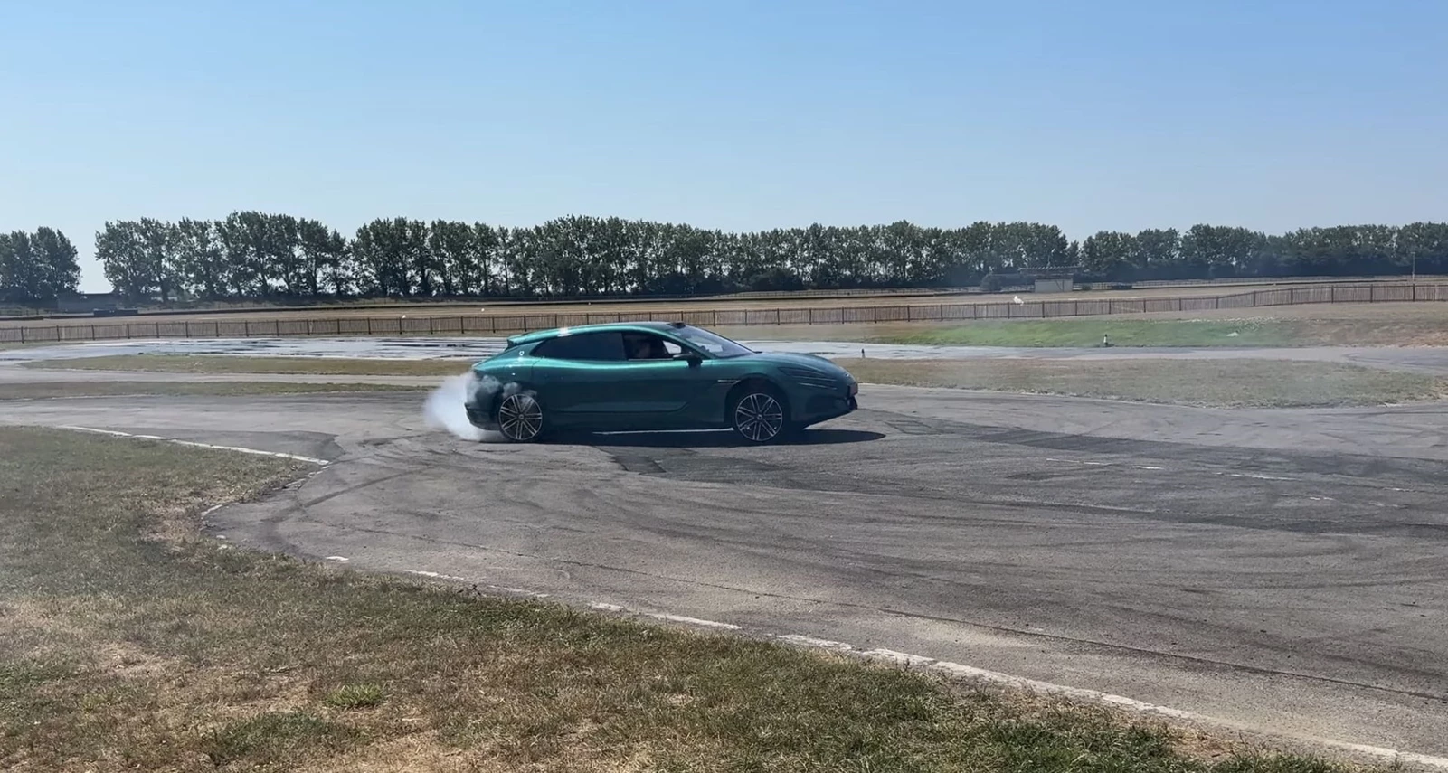Denza Z9 αυτόνομο drift
