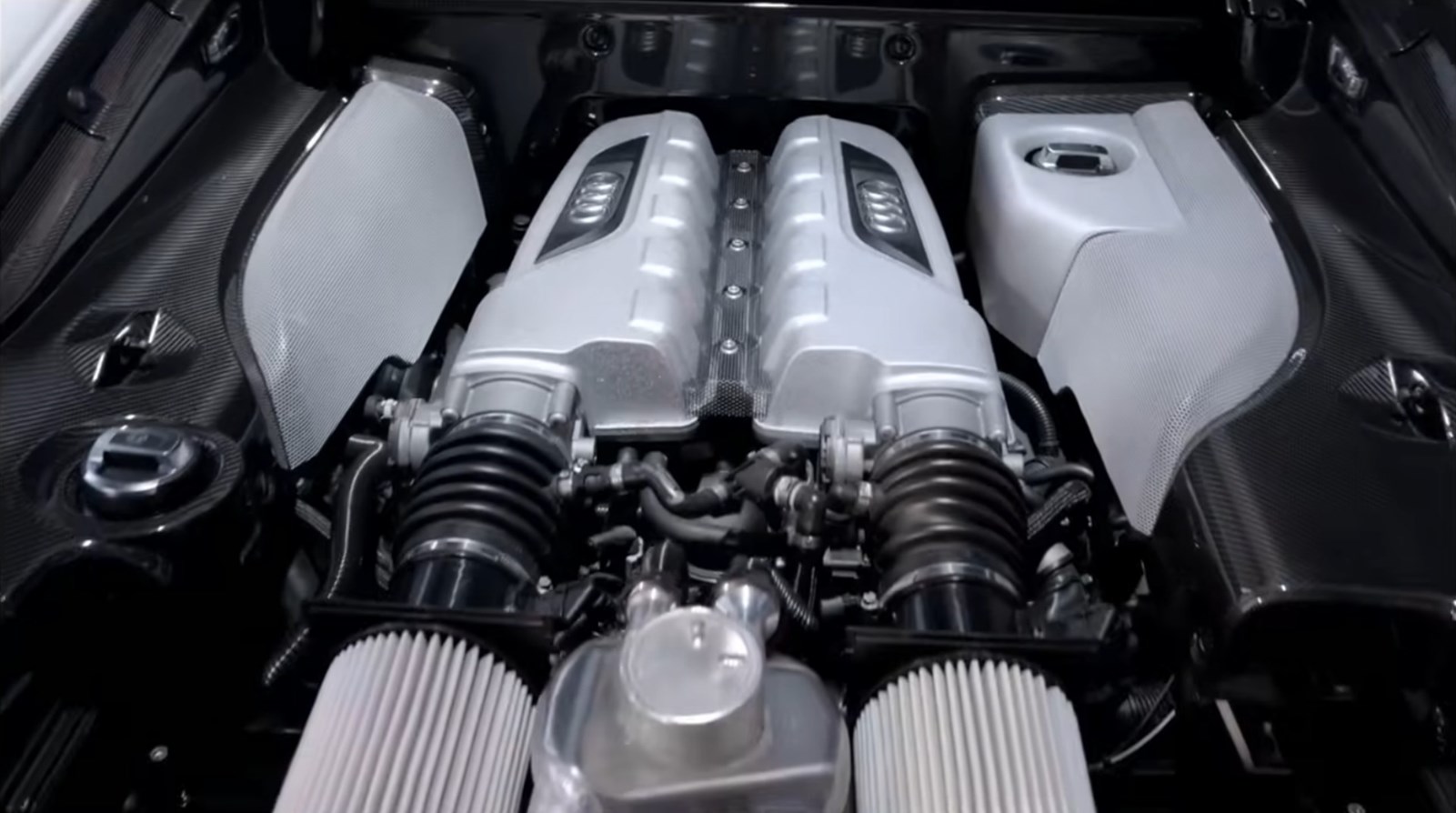 Audi R8 V10 διαφήμιση