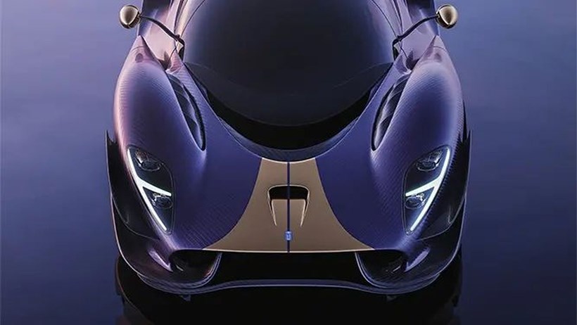 De Tomaso P900