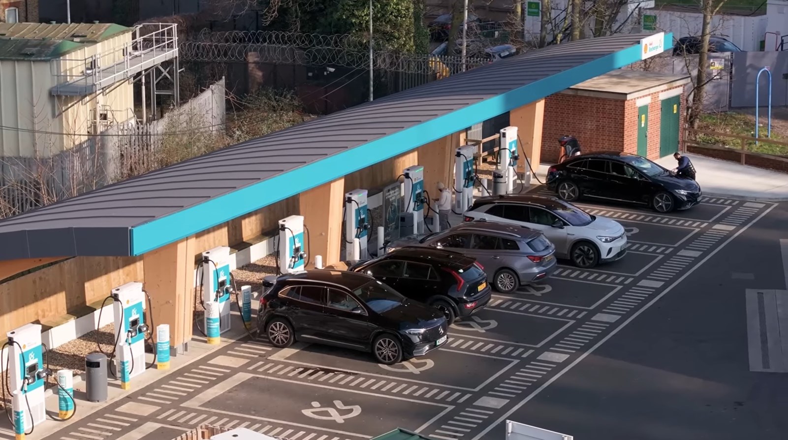 Shell Recharge σταθμός φόρτισης ηλεκτρικών αυτοκινήτων