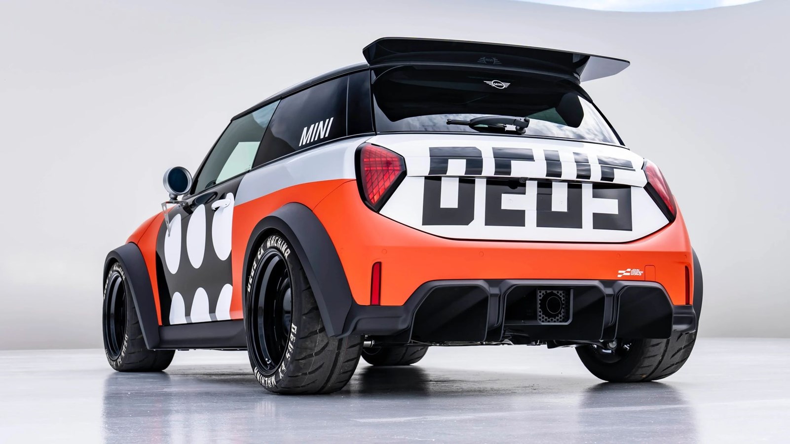 Mini Deus Ex Machina Concepts