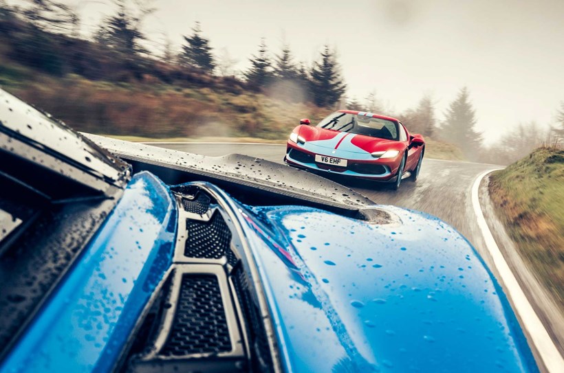 Ferrari 296 GTB vs McLaren 750S