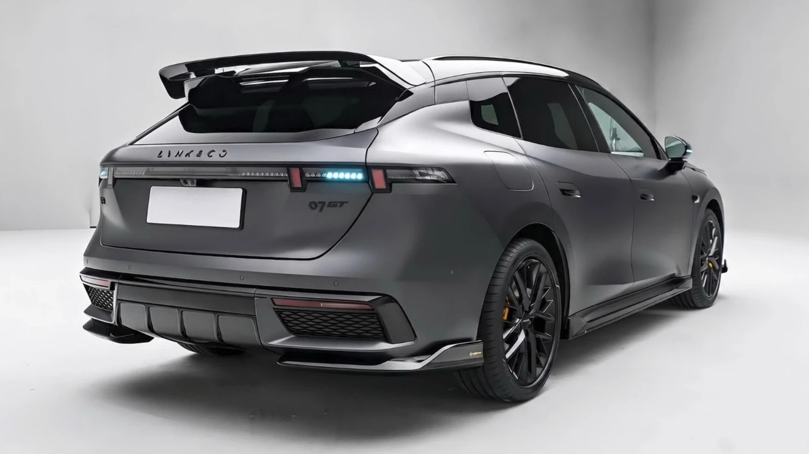 Lynk & Co 07 GT
