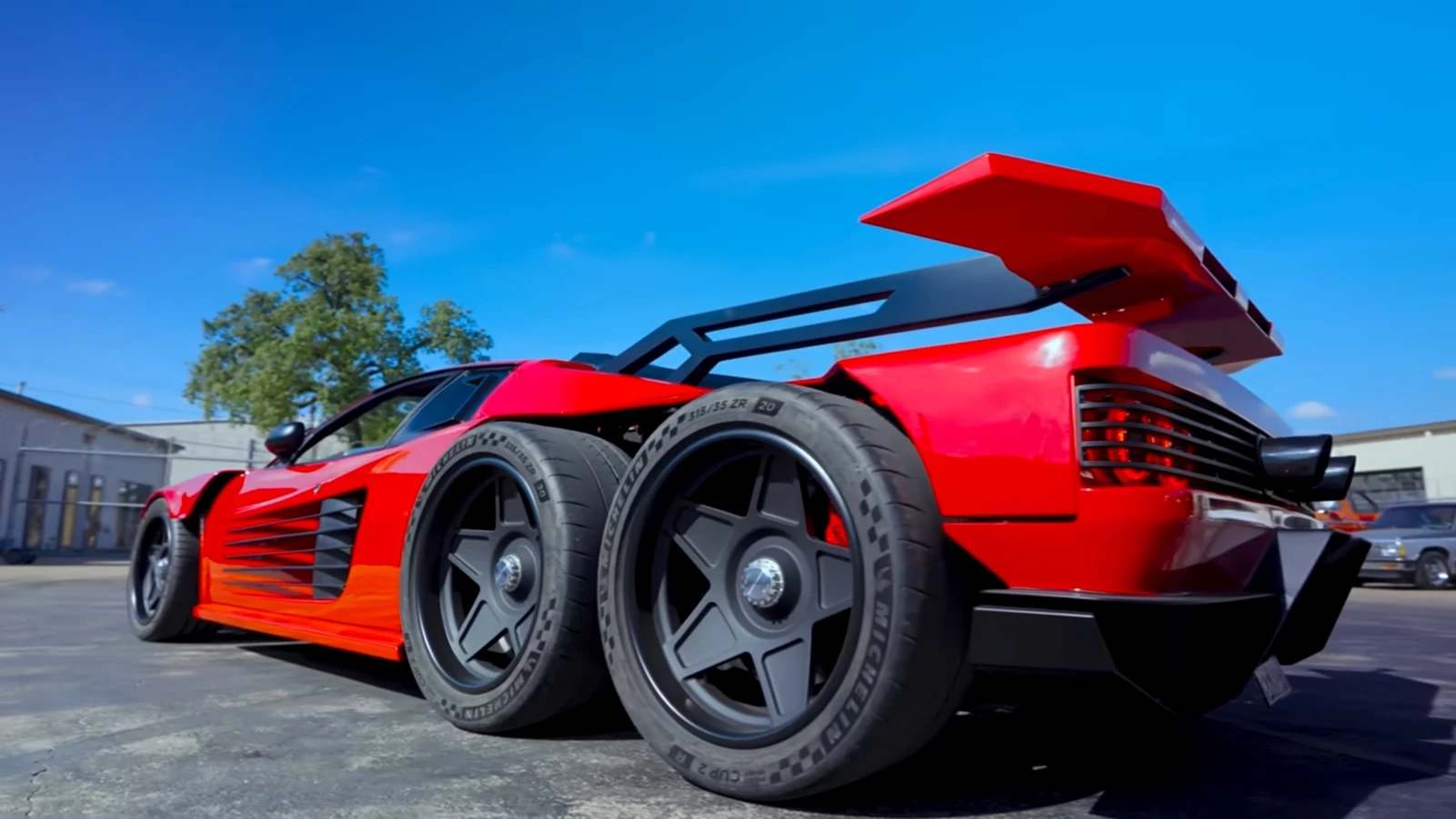 Ferrari Testarossa 6x6 και 1200 ίπποι