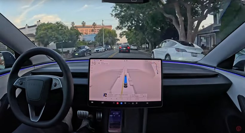 Tesla FSD v13.2