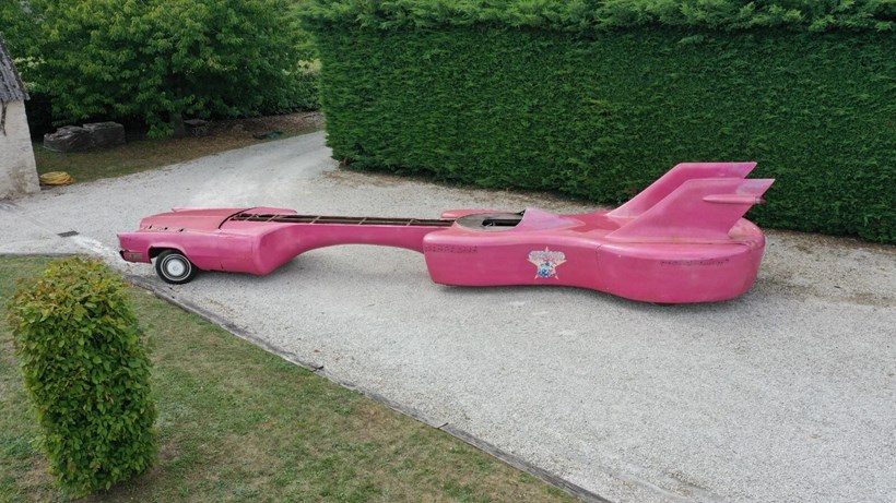 Elvis Presley Guitar Car