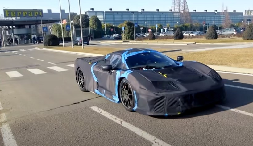 Διάδοχος της LaFerrari με καμουφλάζ