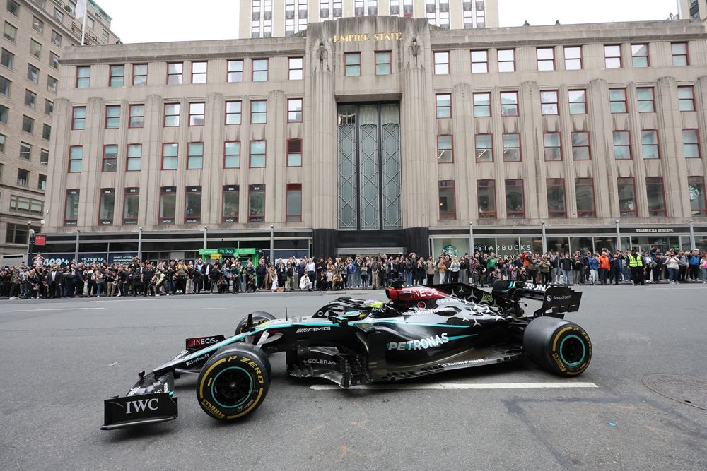 Mercedes F1 5η Λεωφόρος Νέα Υόρκη Empire State Building