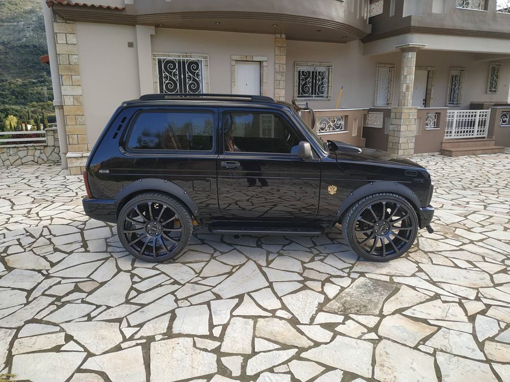 Lada Niva ελληνικό με 300 ίππους
