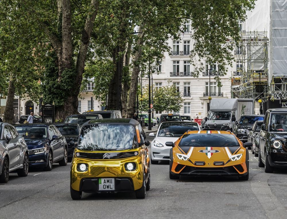 Citroen Ami Χρυσό στο Λονδίνο