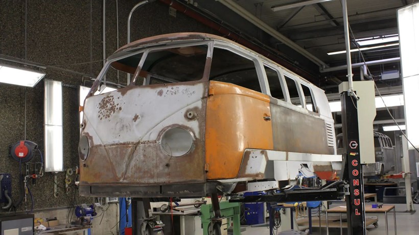 Το εκτός δρόμου όχημα VW Half-track Fox