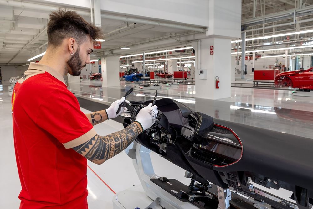 Ferrari e-building Maranello εργοστάσιο ηλεκτρικών hypercars