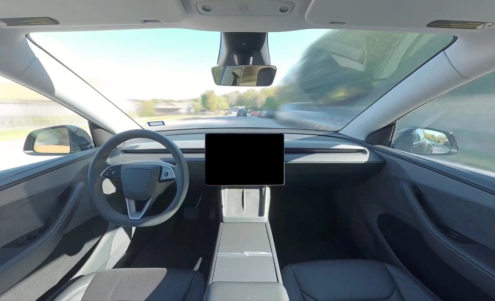 Tesla ανασκόπηση 2025