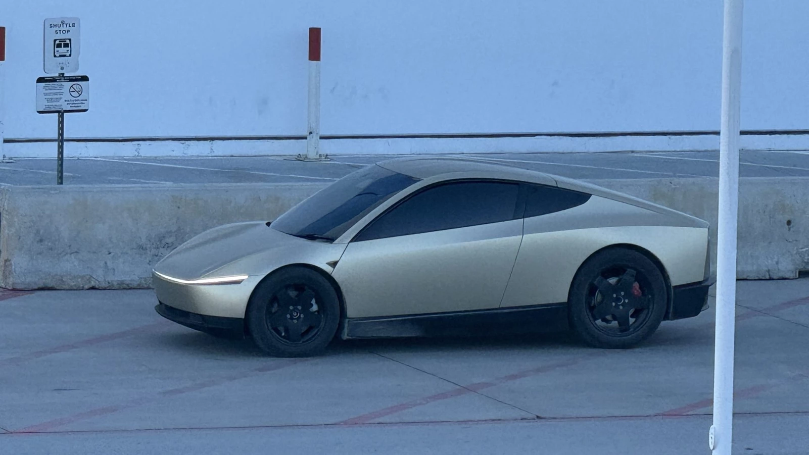 Tesla Cybercab Giga Texas