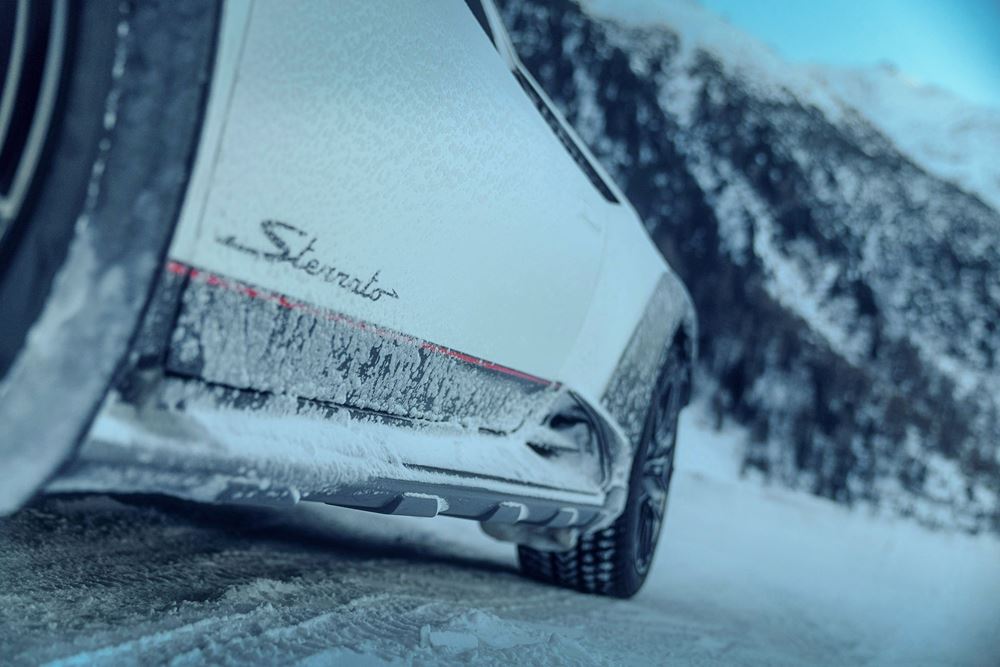 Lamborghini Huracan Sterrato στο χιόνι
