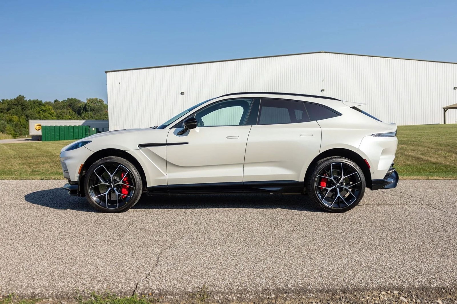 Aston Martin DBX 707 δημοπρασία