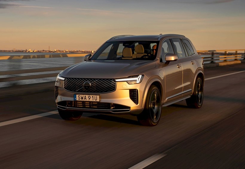 Volvo XC90 T8 2025