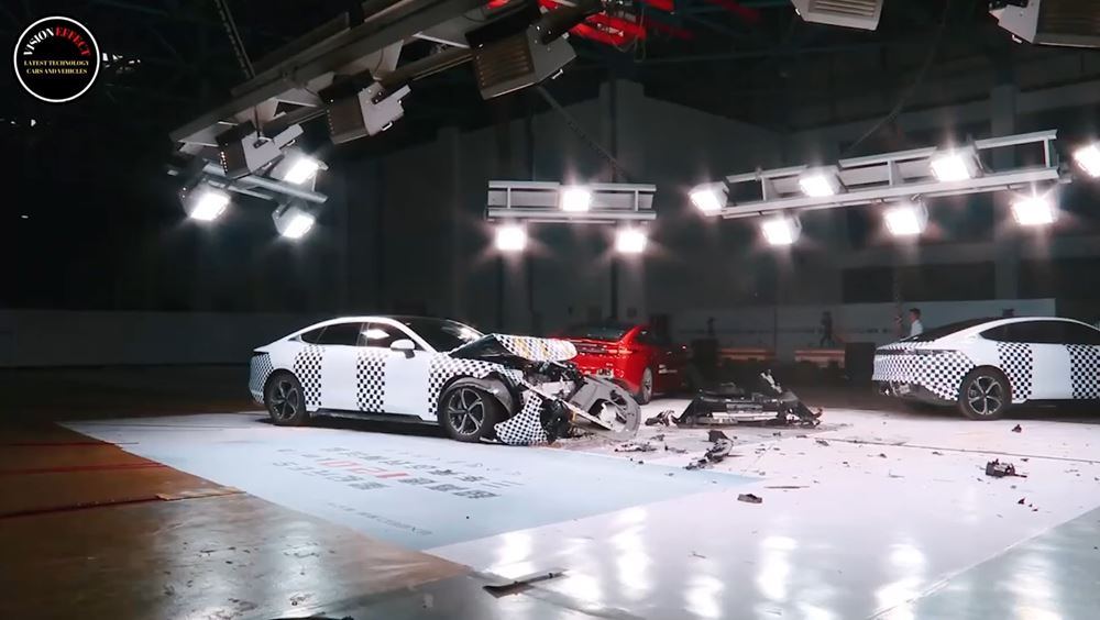 Chery τριπλό crash test
