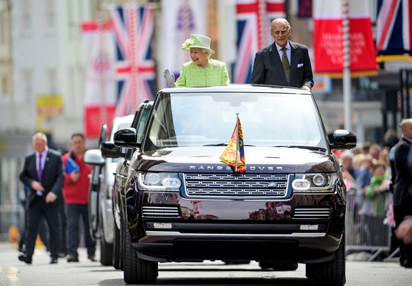 Queen Elizabeth Platinum Jubilee Jaguar LandRover
