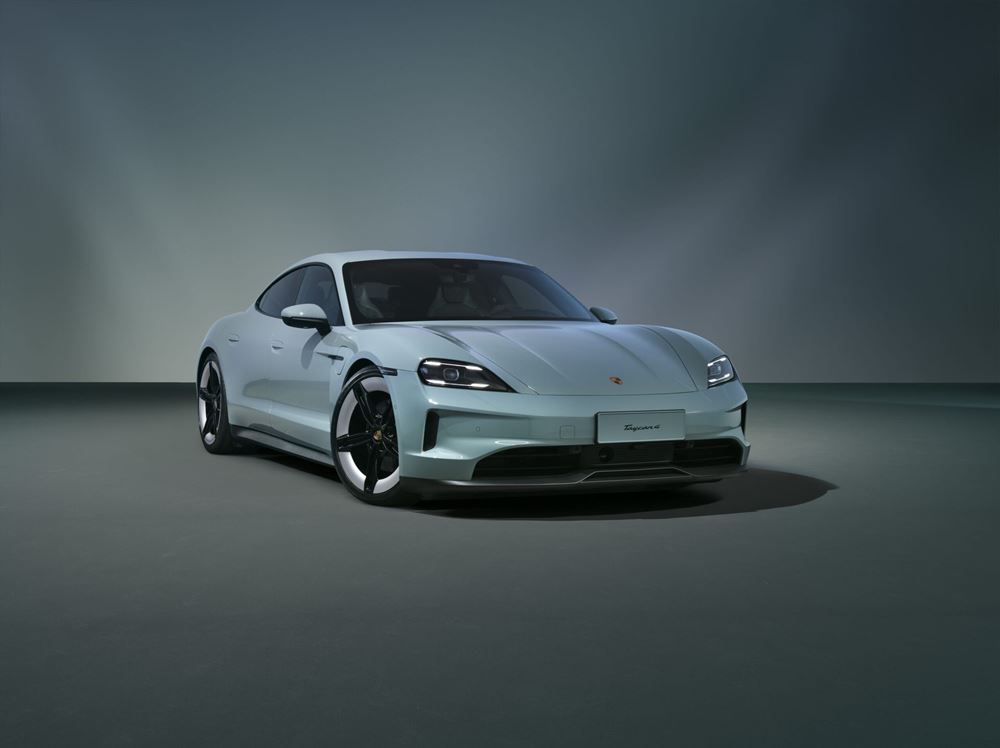 Porsche Taycan 4