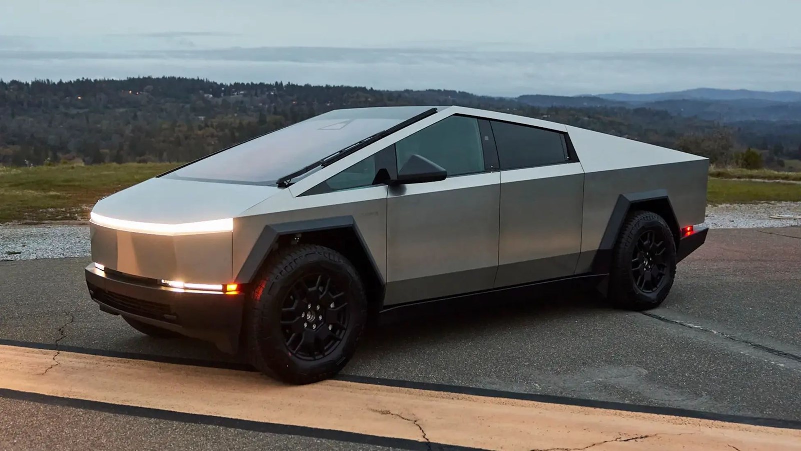 Tesla Cybertruck Cyberbeast
