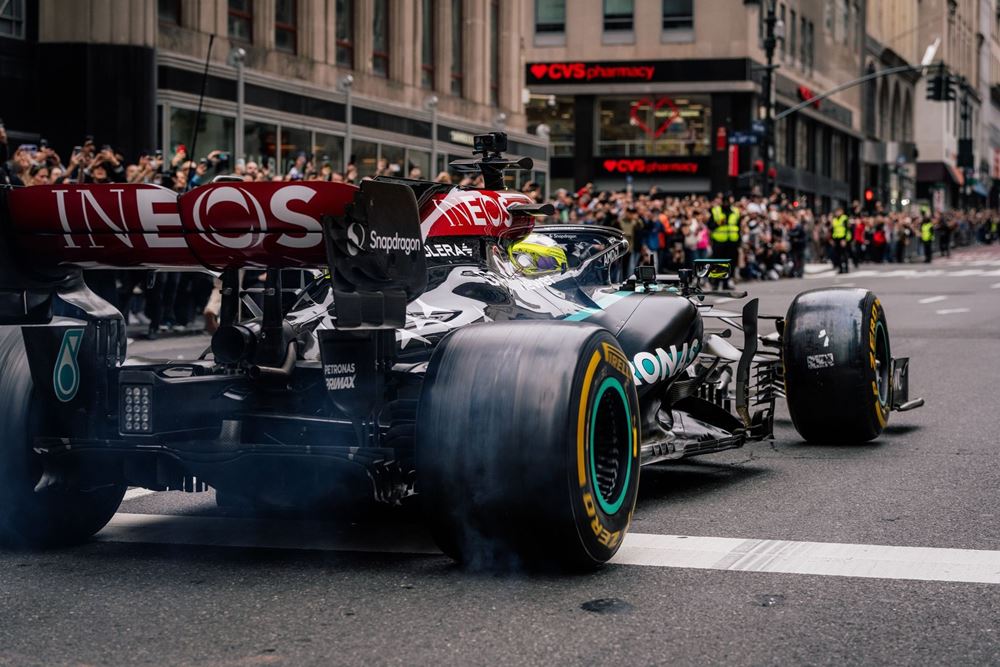 Mercedes F1 5η Λεωφόρος Νέα Υόρκη Empire State Building