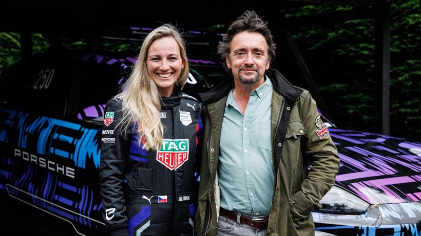 Porsche Cayenne ηλεκτρική Gabriela Jilkova Richard Hammond