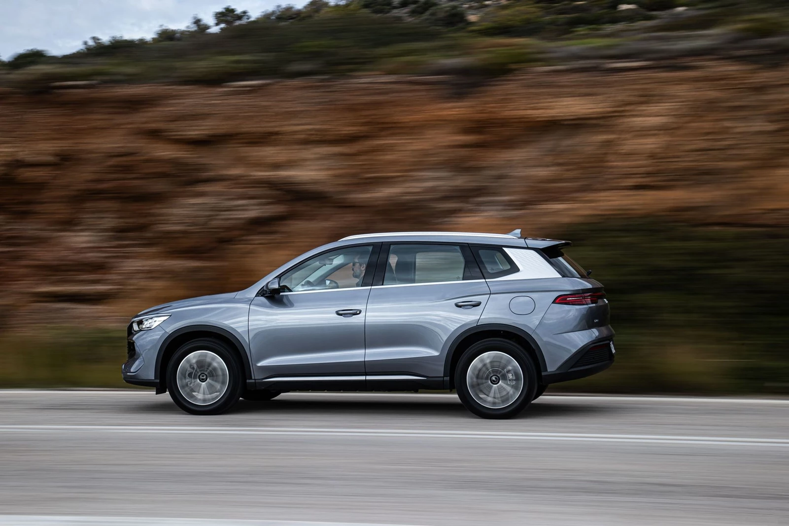 BYD Sealion 5 DM-i Plug-in Hybrid SUV