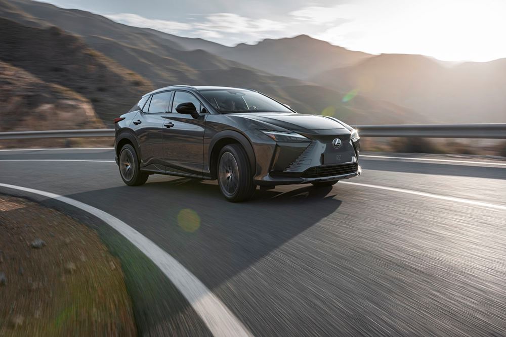 Lexus RZ450e