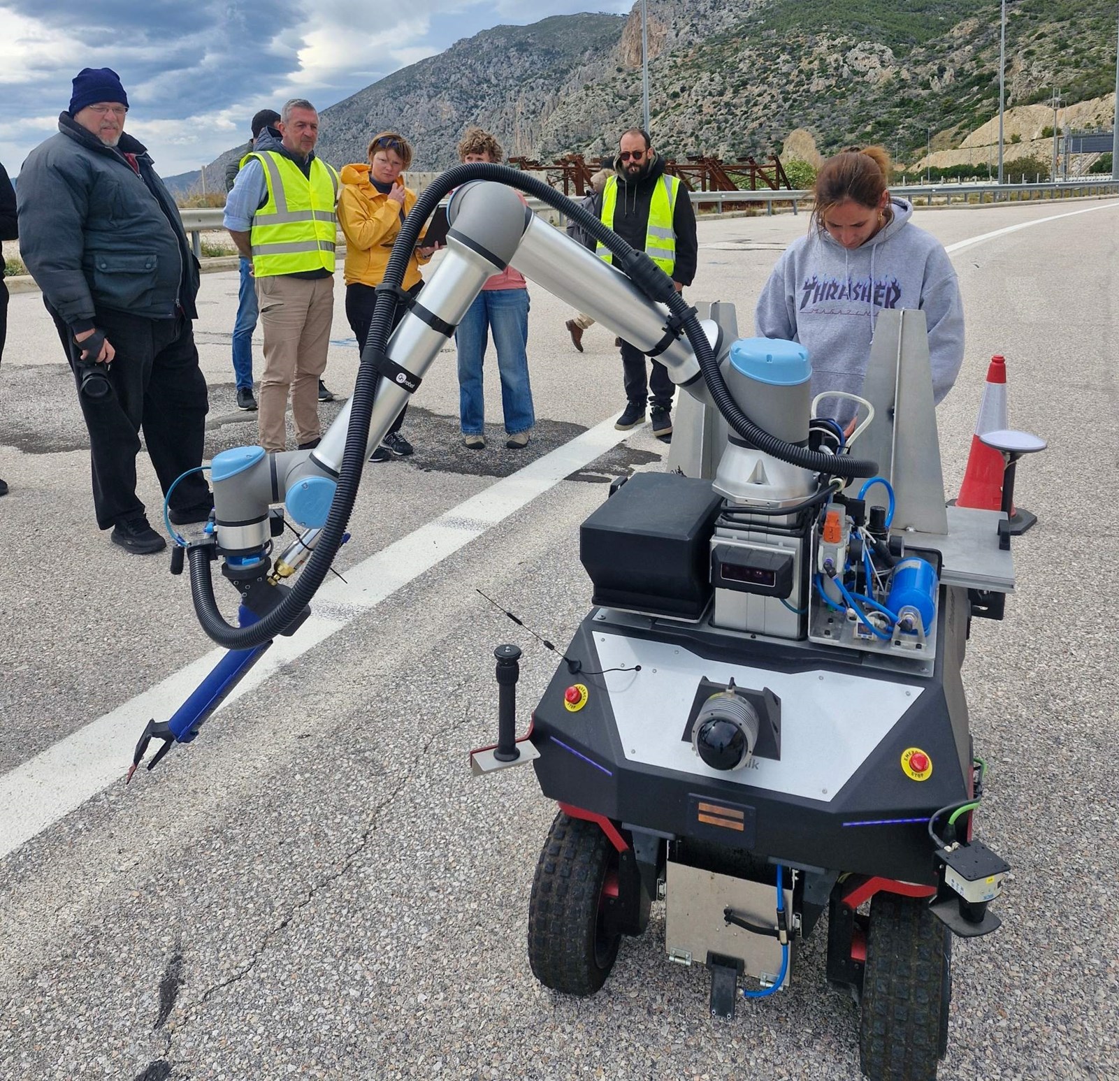 Ολυμπία Οδός, αυτόνομο ρομπότ για επισκευές