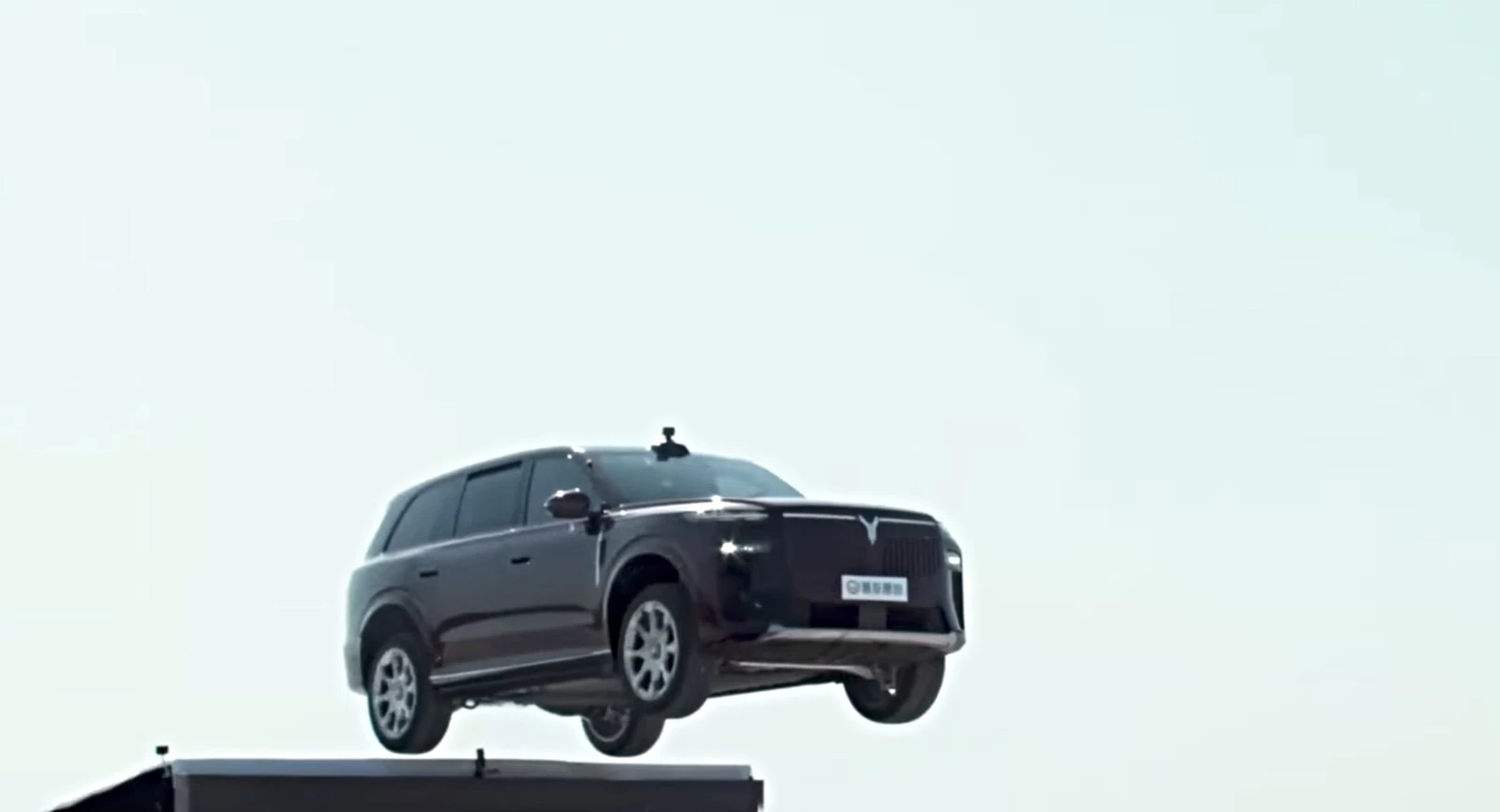 Voyah Taishan X8 crash test