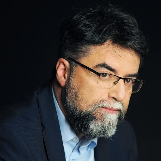 Βασίλης Οικονόμου
