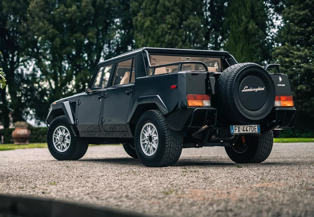 Lamborghini LM002