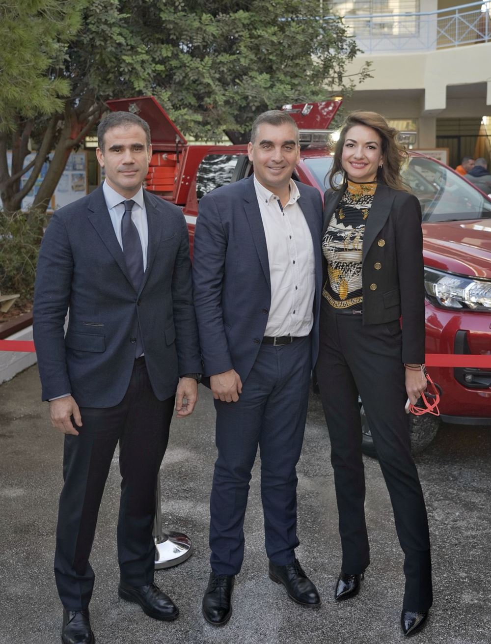 Πυροσβεστικά pick up για την προστασία του Υμηττού από τον Σαρακάκη