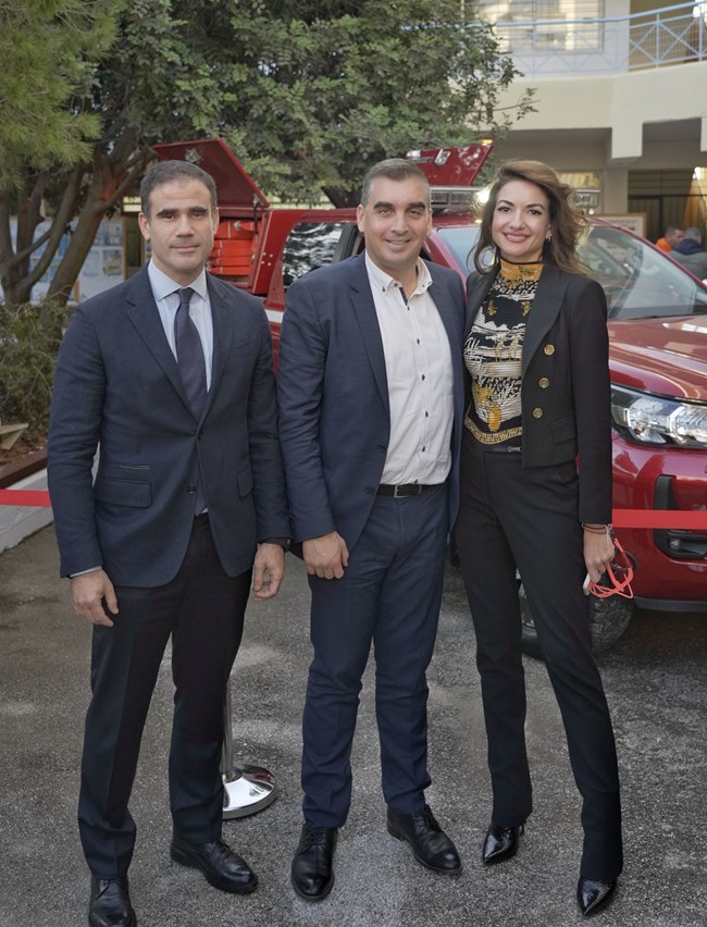 Πυροσβεστικά pick up για την προστασία του Υμηττού από τον Σαρακάκη