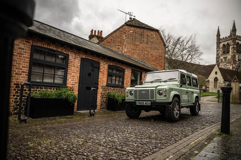 Land Rover Defender ηλεκτρικό Restomod Bedeo