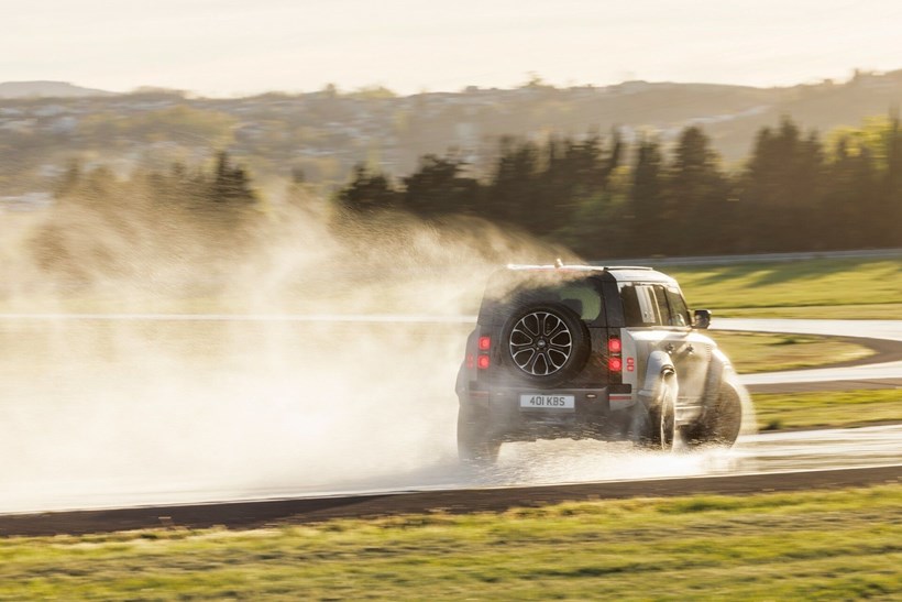Land Rover Defender OCTA