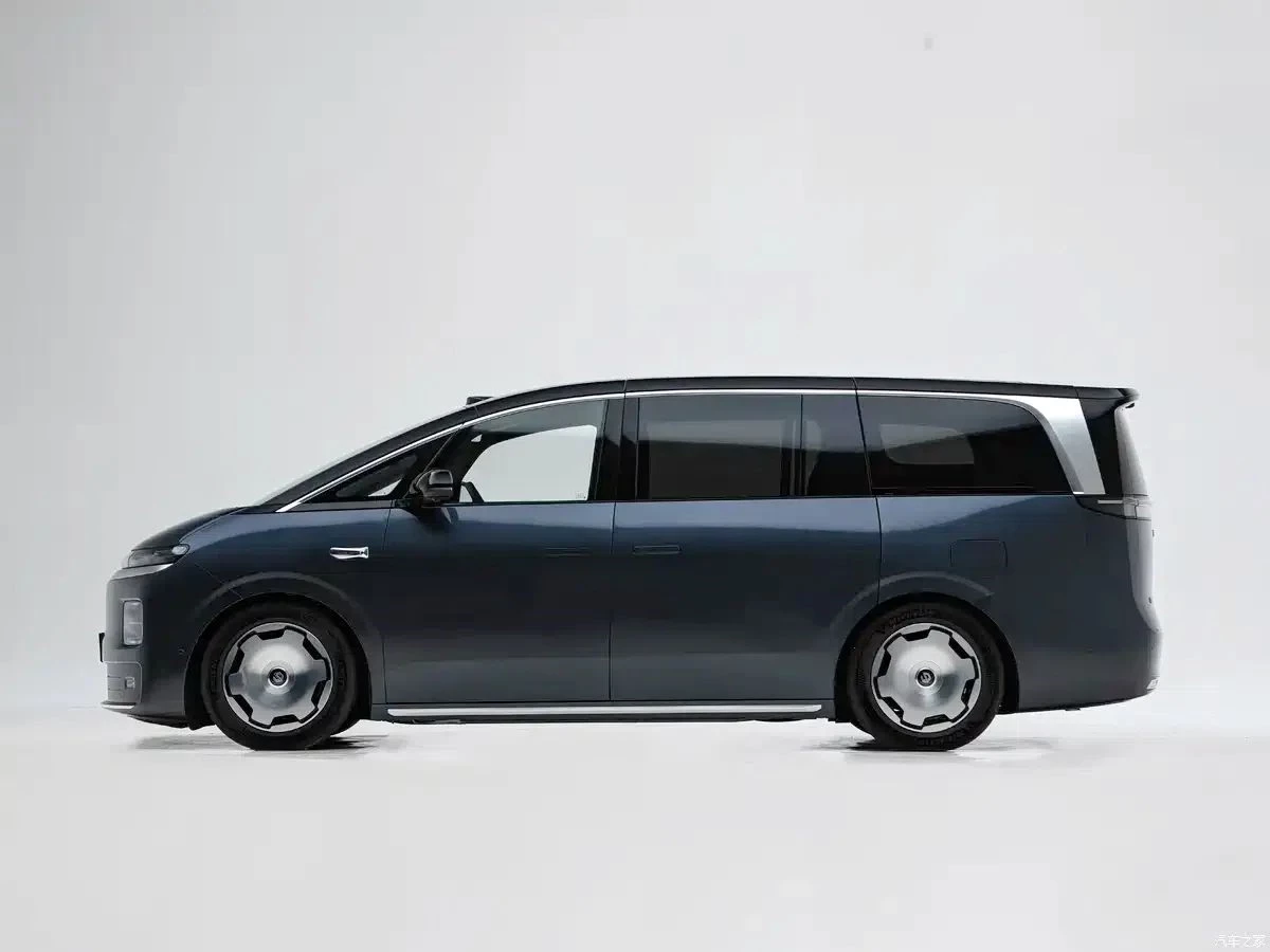 Leapmotor D99 MPV 1.000V