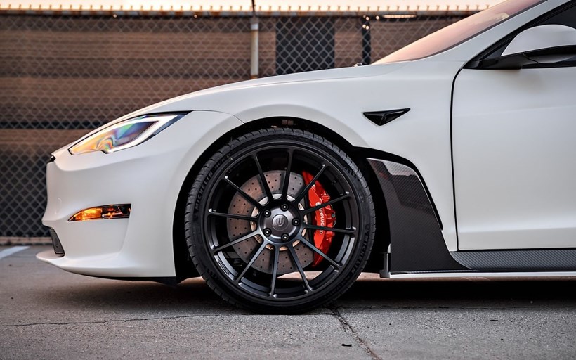 Tesla Model S Plaid Unplugged Performance