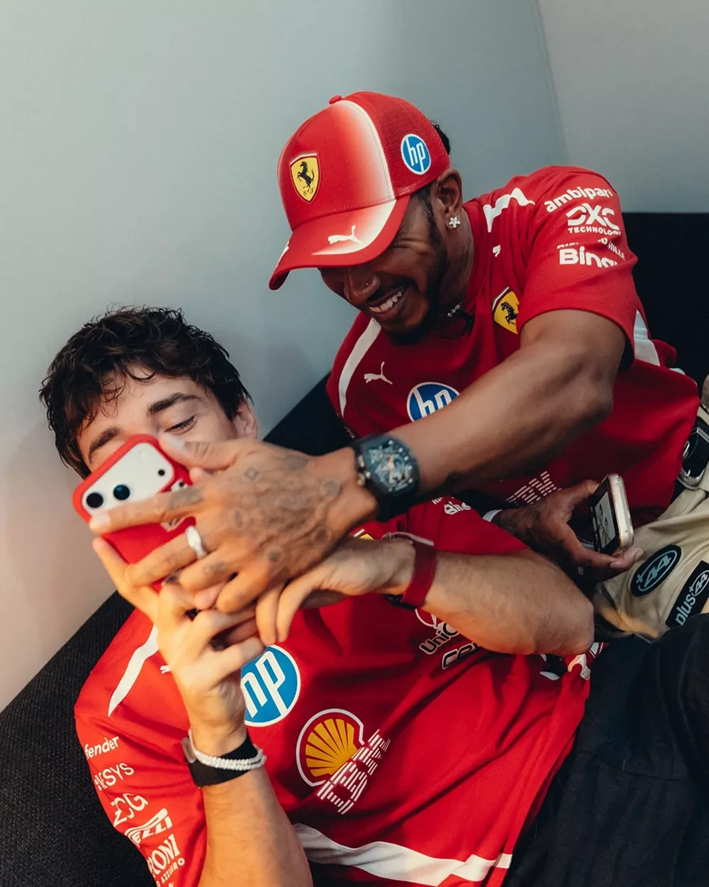 Ferrari social media σιγκαπούρη 2026 hamilton leclerc