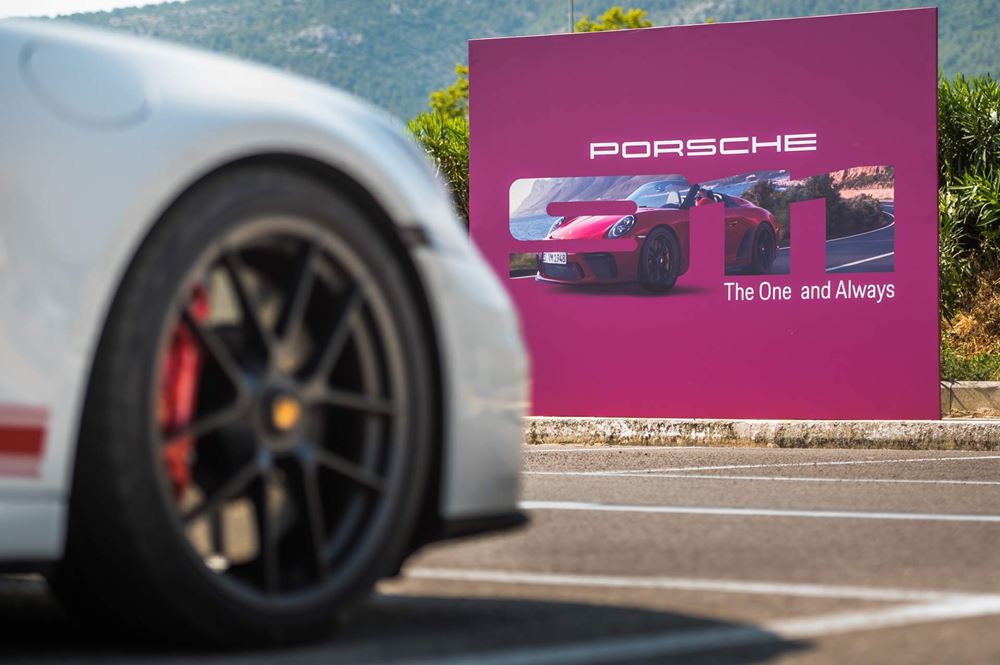 Porsche 911 Roadtour 2025